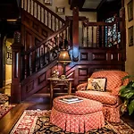 Inn At St James Court